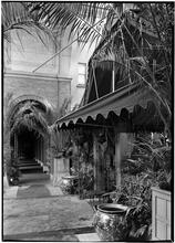 270 Park Avenue [building]. Marguery Restaurant, open air entrance from right.