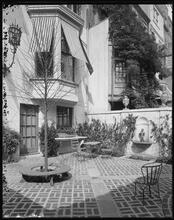 154 East 63rd Street. Leonard M. Thomas residence, back yard.