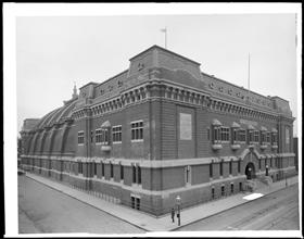 Lexington Avenue between 25th and 26th Streets. 69th Regiment Armory building.