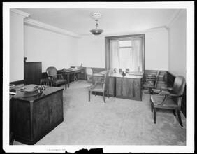37 Broad Street. Lee-Higginson, Bankers.