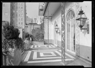 Cosmopolitan Club. Balcony terrace horizontal.