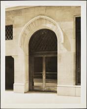 475 Fifth Avenue and 46 East 41st Street. Doorway