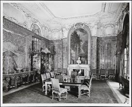 [Interior of 7 East 91st Street.]