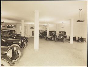 Automobiles, Glidden Motor & Supply Co., Automobile Showroom.