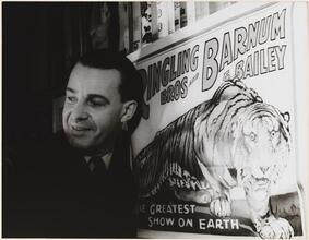Alfred Lunt.