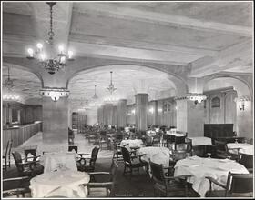 Commodore Hotel, Cafe.