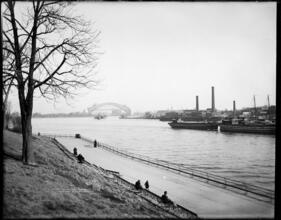 Hell Gate Bridge & East River Barges