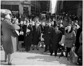 Burl Ives [Burl Ives performing.]