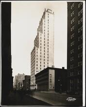 Lexington Avenue between East 40th Street and East 41st Street. Lexington Tower
