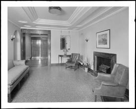 7 Gracie Square. Entrance lobby.