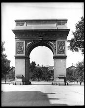 Washington Square Arch, facade.