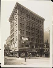 [Corner of Lexington Avenue and East 23rd Street.]