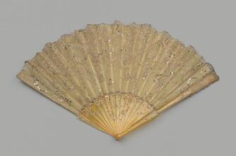 Folding fan of spangled gold silk