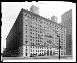 277 Park Avenue, east side, between 47th and 48th Streets. Apartments.