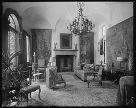 154 East 63rd Street. Leonard M. Thomas residence, big room.