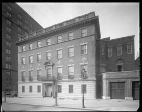 862 Park Avenue and 77th Street. Exterior.