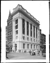 Broadway and Murray Street. Importers and Traders Bank, exterior.