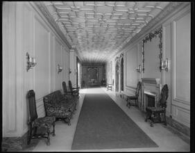 East 77th Street at the S.W. corner of Park Avenue. Geo. Johnson, Johnson- Kahn Co.,  apartments, entrance hall.