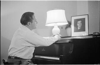 Christopher Lynch [Christopher Lynch, Irish tenor, at a piano.]
