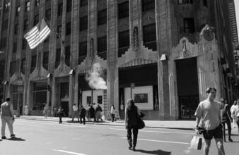 [Entrance to the General Electric Building, 570 Lexington Avenue.]