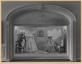 [Costume gallery, Museum of the City of New York.]