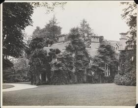 [Washington Irving's ivy-covered cottage.]