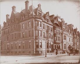 Street Scenes, Fifth Avenue, About 1901 [?], 66th to 65th Streets.