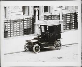 West 58th Street and Seventh Avenue. Alwyn Court with taxi cab