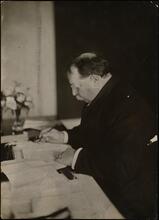 [President Taft at a desk.]