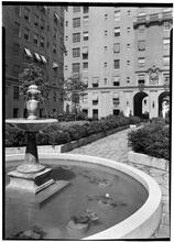 277 Park Avenue [Building]. Fountain, vertical.