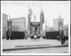 Lafayette Statue, Union Square. [Mayor's Committee to Welcome British & French War Commissions.]