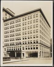 52nd Street and Fifth Avenue, northeast corner. Plaza Trust Company