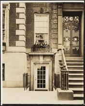 38 East 62nd Street. Links Club. Entrance