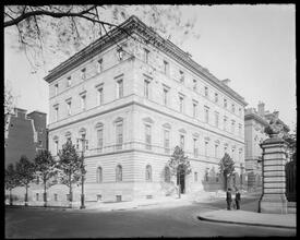 91st Street and 5th Avenue. Kahn residence.