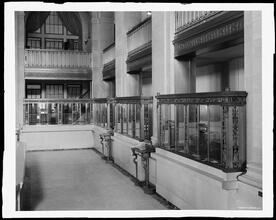 42nd Street and 5th Avenue. Astor Trust Co., general view of counter screen.