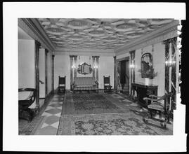 890 West End Avenue and 104th Street, S.E. corner. Apartments, lobby.