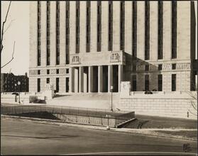 851 Grand Concourse. Bronx County Courthouse. Detail of main entrance