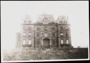 [Casanova Mansion.]
