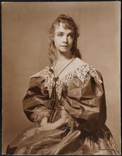 [Lillian Gish as Ophelia in "Hamlet".]