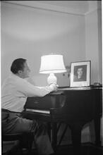 Christopher Lynch [Christopher Lynch, Irish tenor, at a piano.]