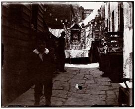 Celebrating the feast of St. Rocco in Bandit's Roost, Mulberry Bend--May 23, 1895