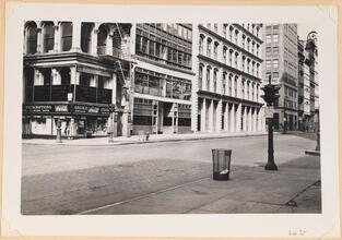 Both Sides of Broadway from Bowling Green to Worth Street [East side of Broadway between Thomas and Worth Streets.]