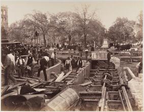 14 St. [Construction of the cable road on Broadway, 1891.]