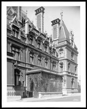 61st Street at the S.E. corner of 5th Avenue. Com. Eldridge T. Gerry residence, entrance.