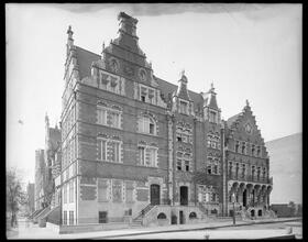519 West End Avenue at the corner of 87th Street. General exterior.