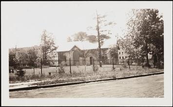 [Lewis G. Morris stable looking north east from Montgomery Avenue between 176th and 177th Streets.]