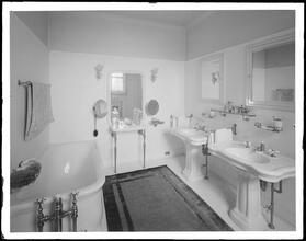 8 East 79th Street. Heinrich  Schniewind Residence, bathroom.