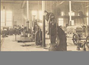 [Brooklyn Rapid Transit machine shop.]