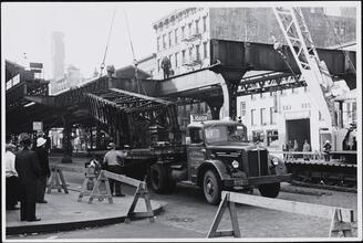 [Third Avenue El at 29th Street.]