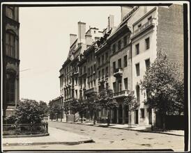 [Townhouses on East 68th Street.]